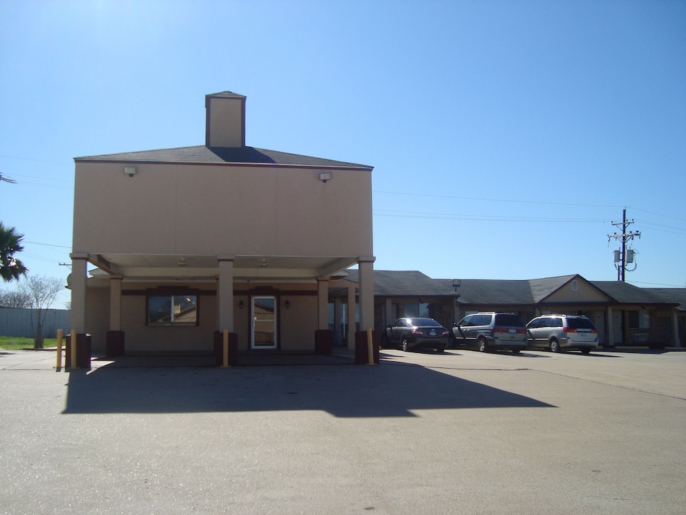 Navasota Inn - photo 14
