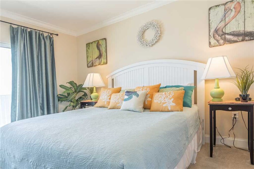 Crystal Shores 704 - photo 2