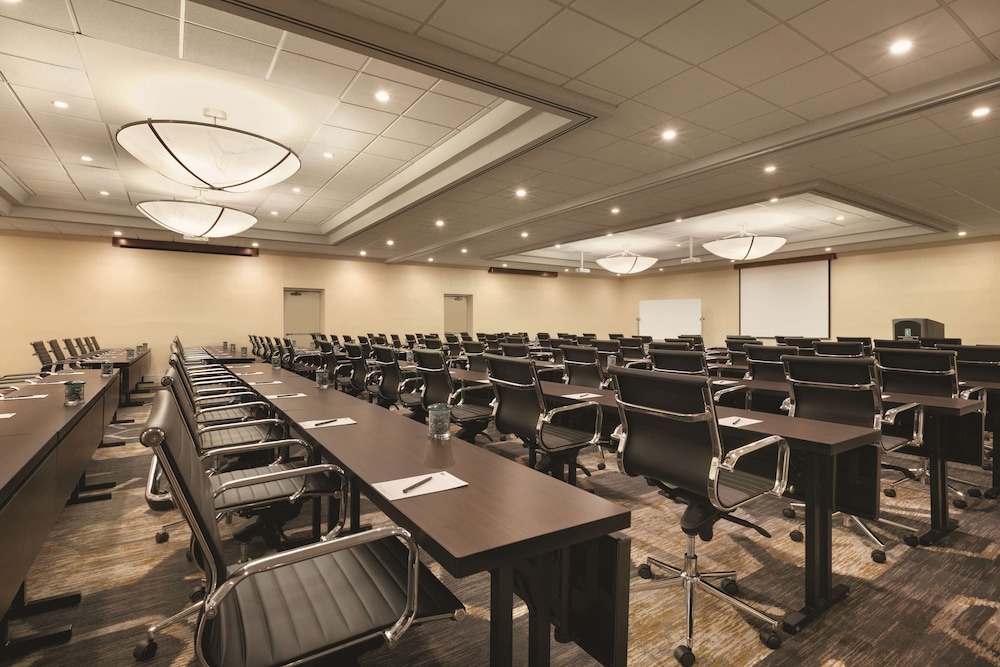Embassy Suites by Hilton Richmond - photo 38