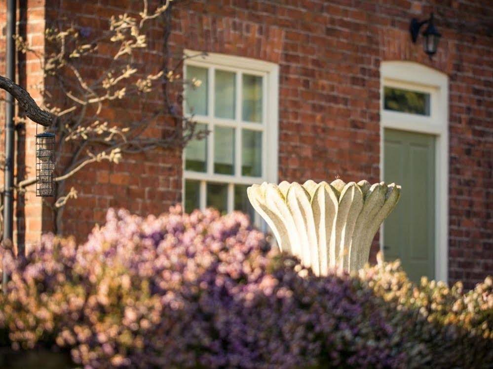 Owl Barn at the Gardens — 4-Star Luxury Hotel in Market Rasen, United Kingdom