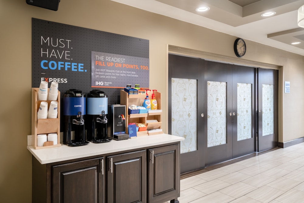 Holiday Inn Express & Suites Ashland by IHG - photo 29