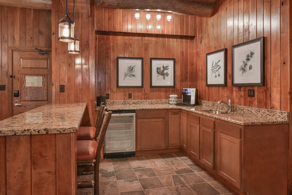Slopeside Hotel A Vail Resorts Property - photo 44