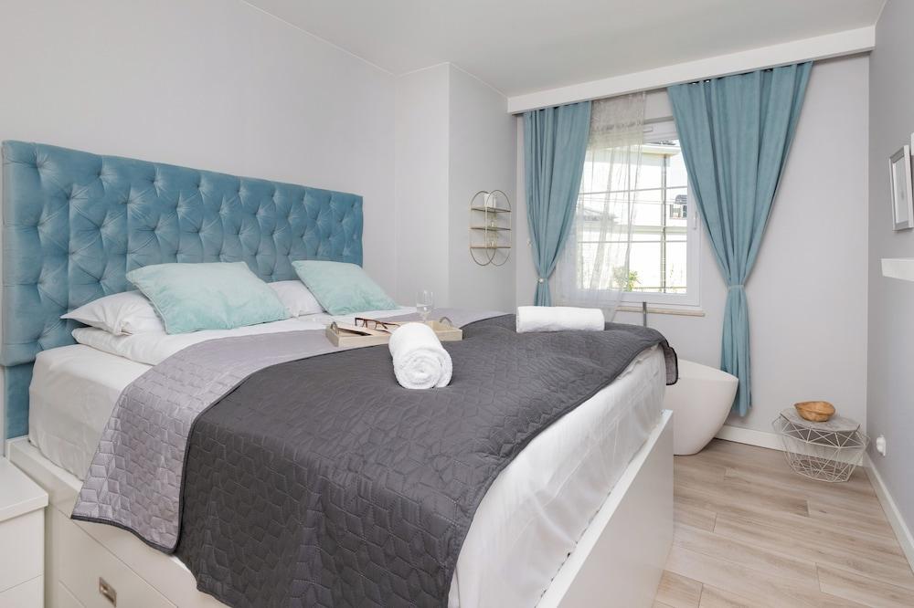 Ogrody Tesoro Apartment by Renters — 4-Star Luxury Hotel in Kosakowo, Poland