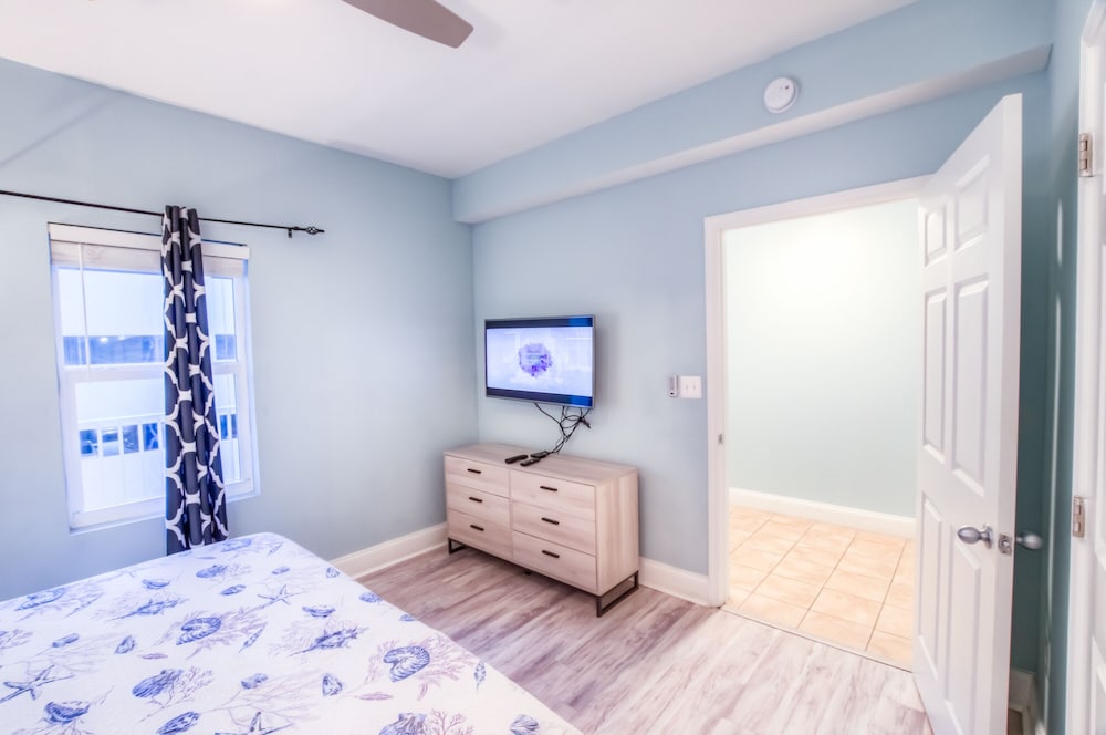 Laketown Wharf Resort by Aneliya's Rentals - photo 75