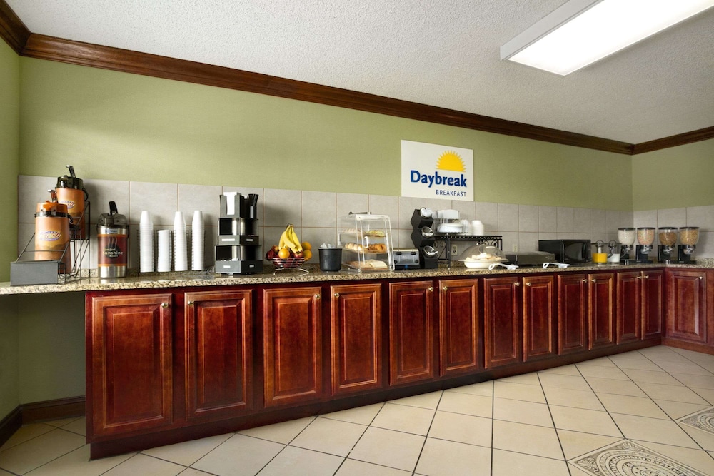 Days Inn by Wyndham Southaven MS - photo 16