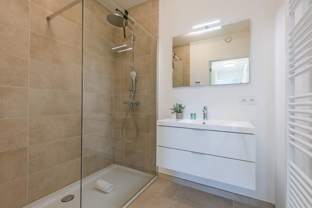 Luxury 2 Bedroom Apartment with Spacious Sun Terrace T131 — 4-Star Luxury Hotel in Ostend, Belgium