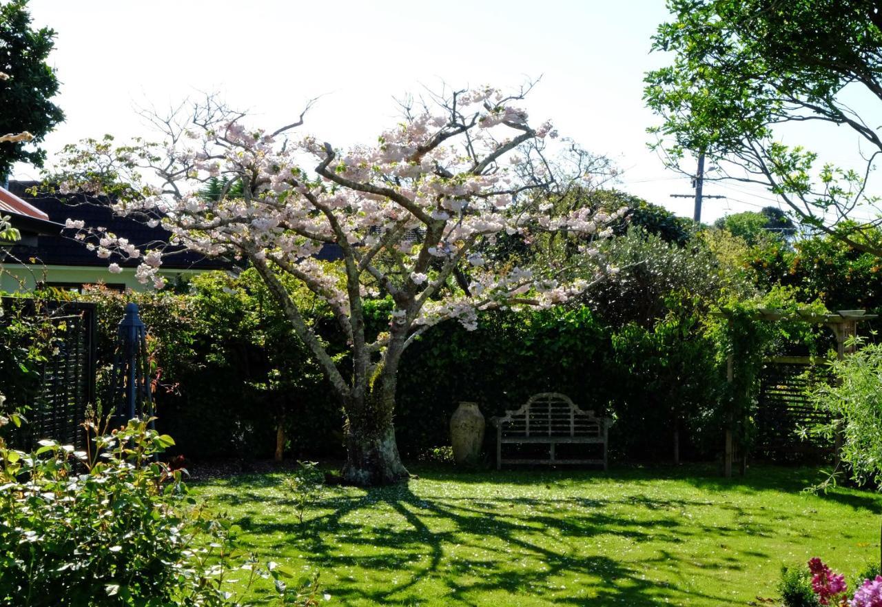 Garden Retreat — 4-Star Luxury Hotel in Otaki, New Zealand