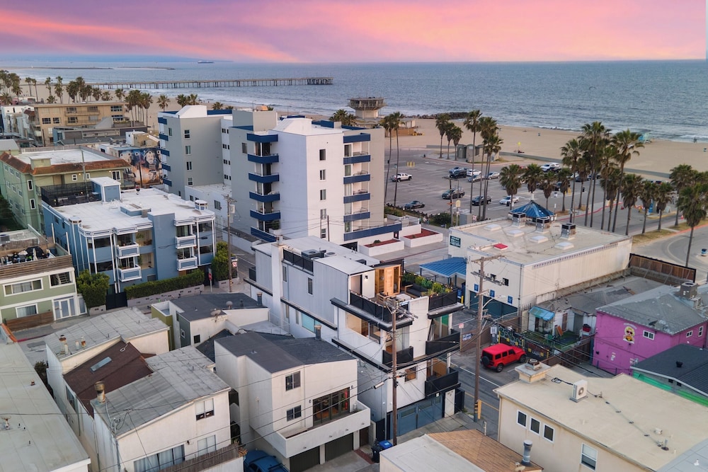 Venice View by AvantStay Walk to Venice Beach Rooftop Ice Bath Luxe Design - last minute hotel in Los Angeles