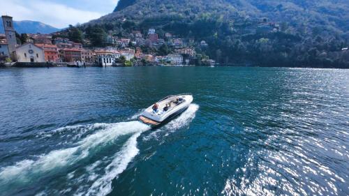 Luxury apartment with view — 4-Star Luxury Hotel in Como, Italy