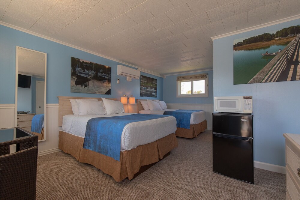 Footbridge Beach Motel - photo 45