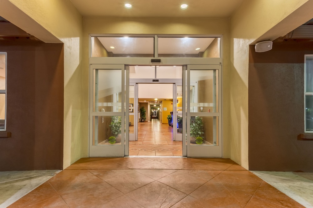 Holiday Inn Express Hotel & Suites Manteca by IHG - photo 52