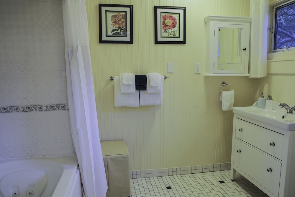 The Inn at Schoolhouse Creek - photo 49
