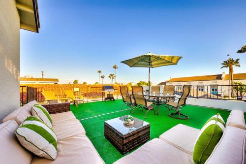 Duplex Across the Street from Beach & Boardwalk in Newport Beach, United States