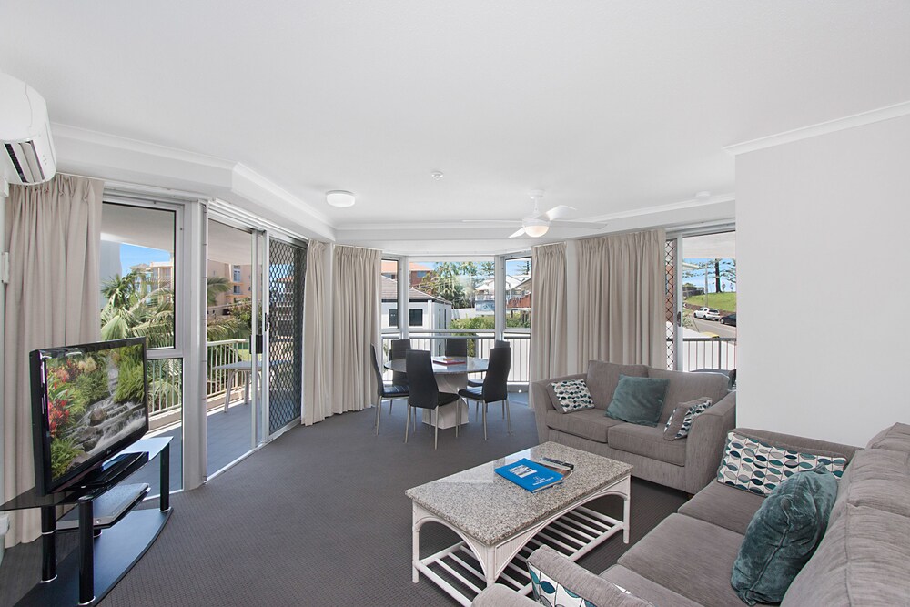 Rainbow Bay Resort - carbon neutral hotel in Coolangatta