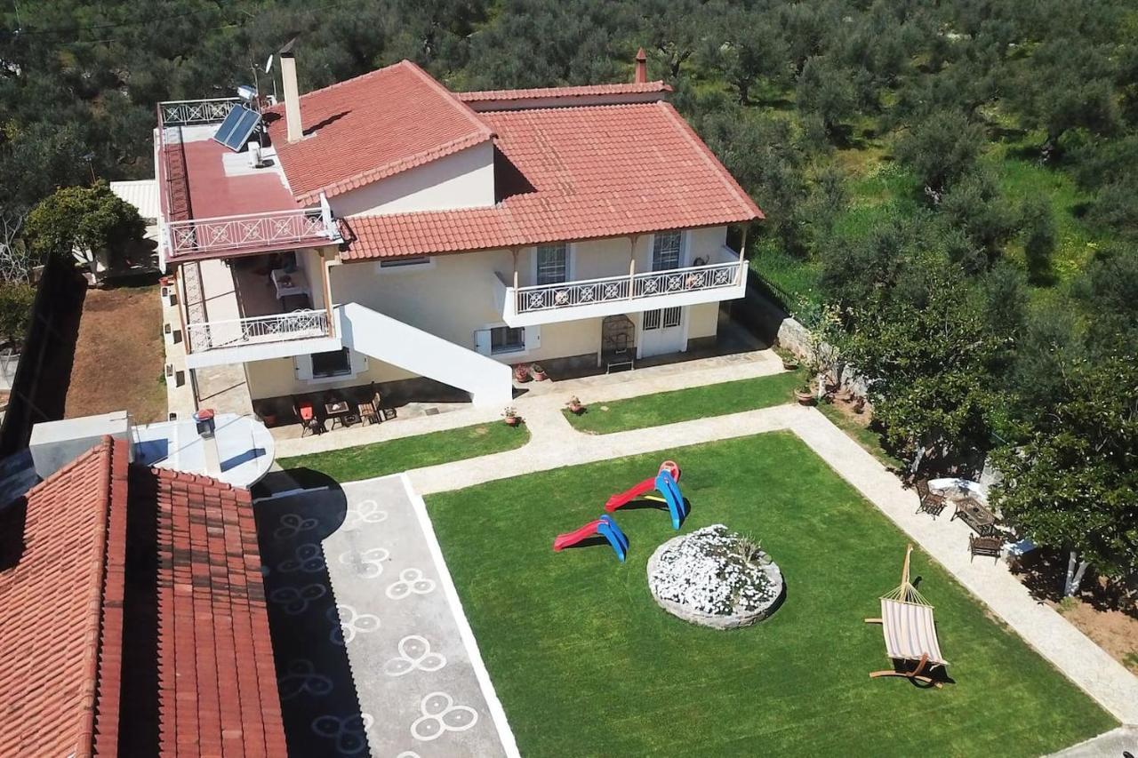 Eleni's Holiday Home — 4-Star Luxury Hotel in Kalamata, Greece
