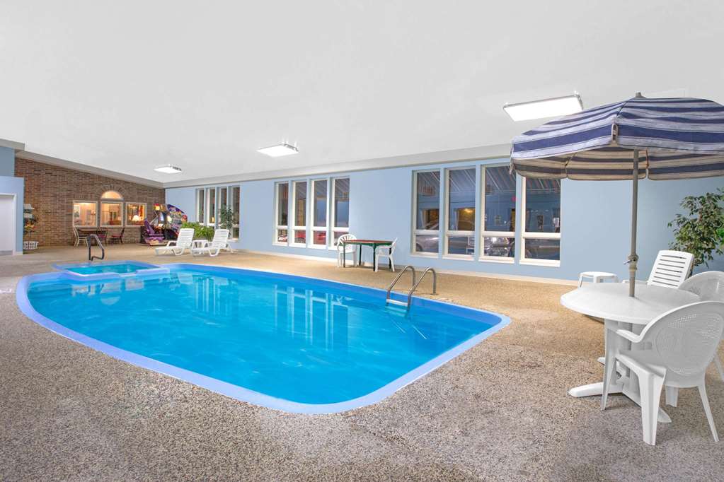 Super 8 by Wyndham Bethany MO - photo 5