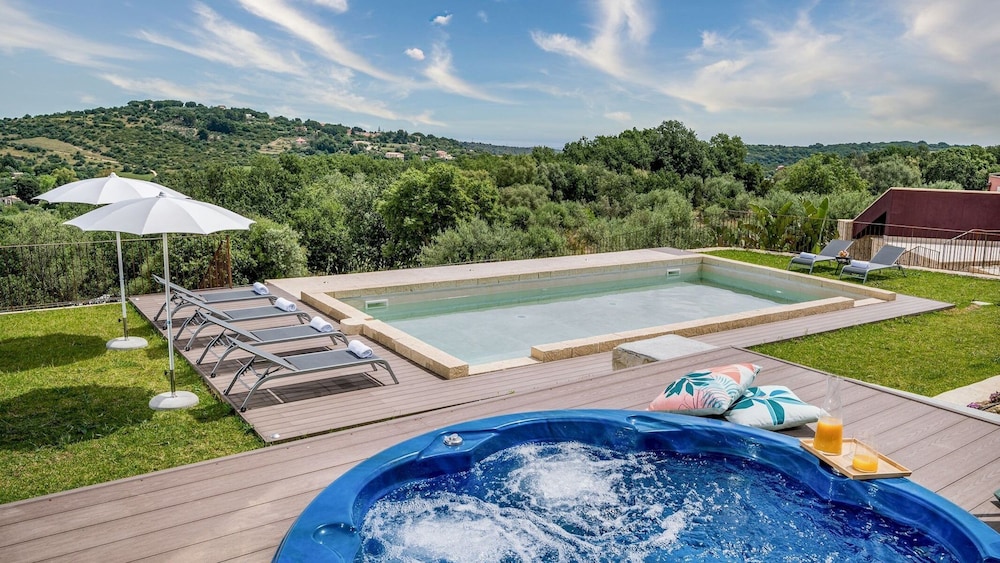 Villa Sumac 6 Emma Villas — 4-Star Luxury Hotel in Sortino, Italy