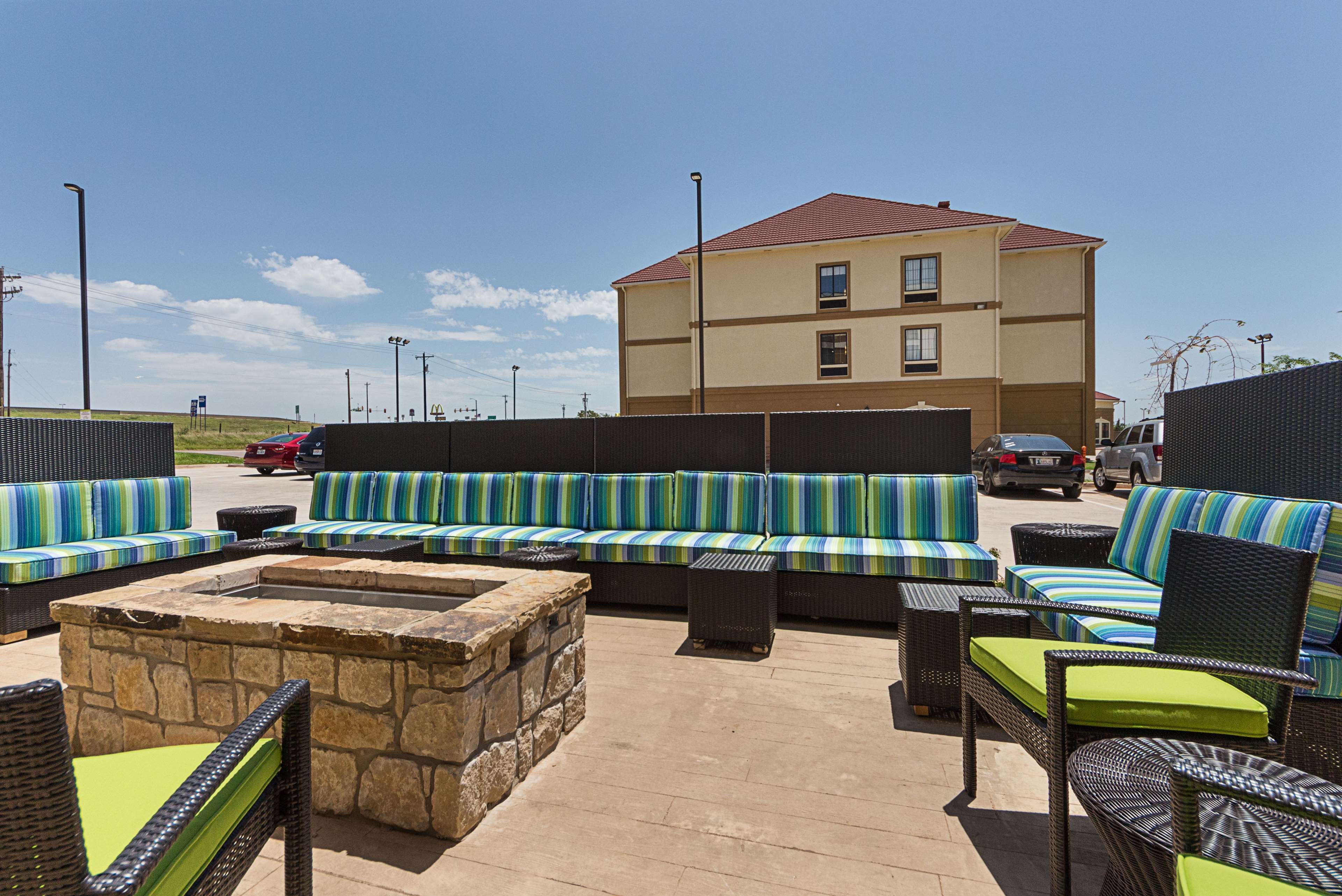 Home2 Suites by Hilton Oklahoma City Yukon - photo 4