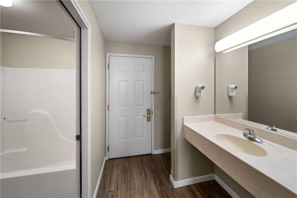 Days Inn by Wyndham Mountain Home - photo 33