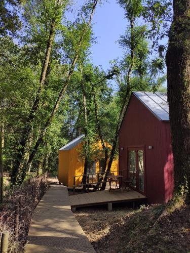 Cabanas da Ulla - carbon neutral hotel in Touro