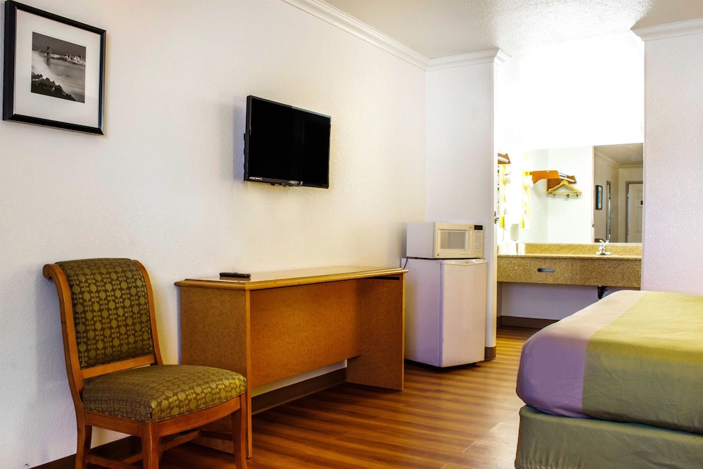 Apache Inn - photo 10