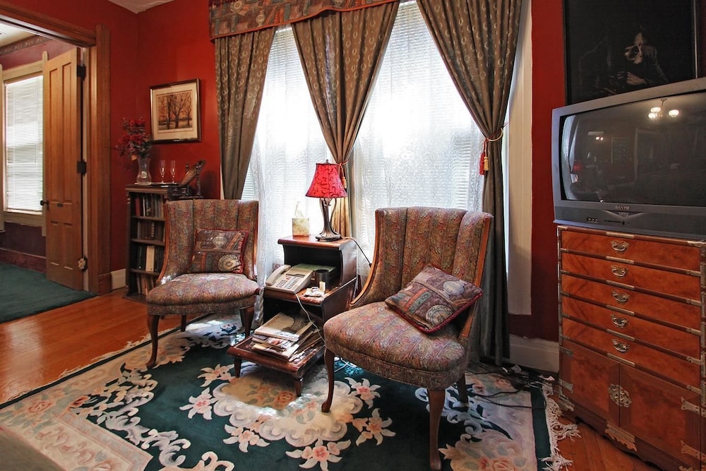 Old Northside Bed & Breakfast - photo 2