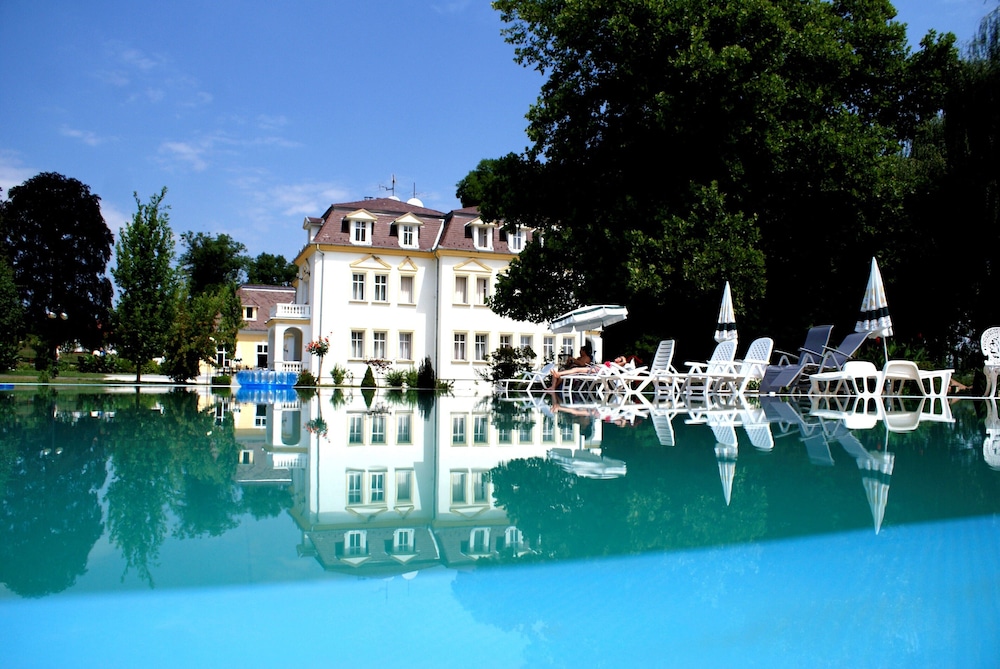 Batthyány Kastélyszálló in Heviz, Hungary