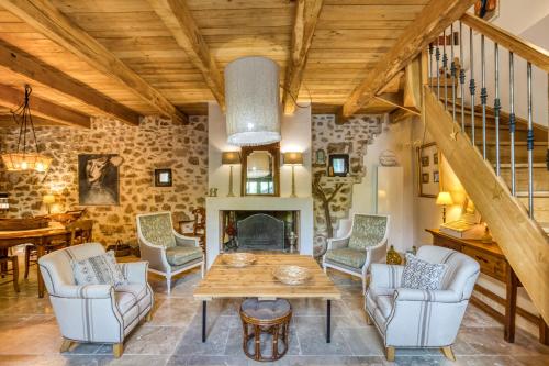 La Remise Du Bousquet De La Balme — La Tour Sur Orb