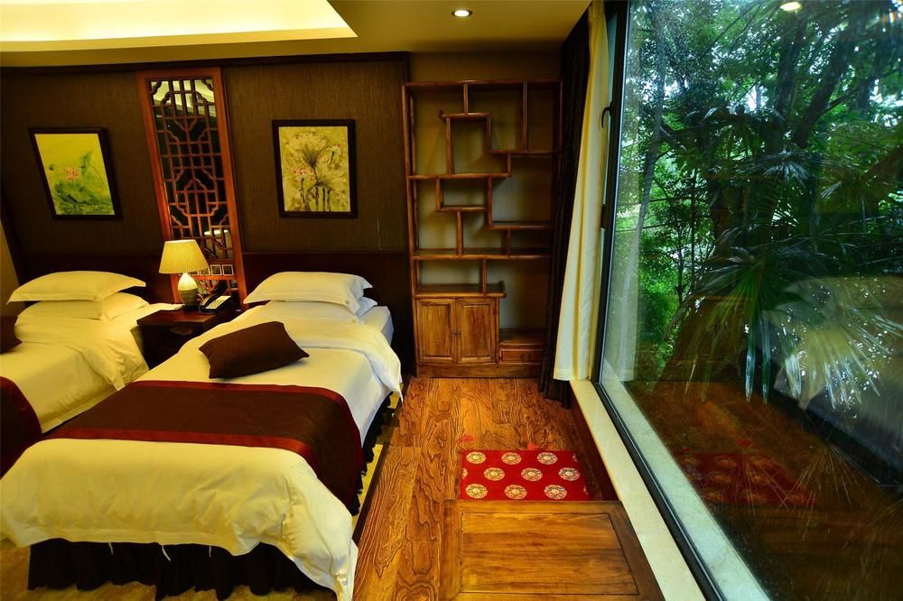 Phoenix Lake Impression Emei Hotel in Leshan, People's Republic of China