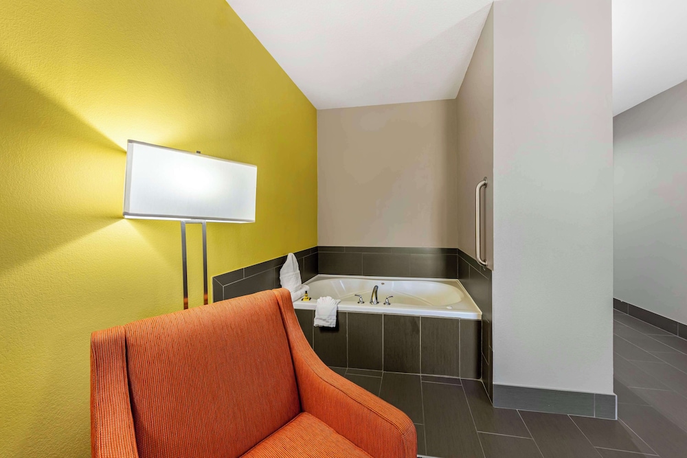Best Western Plus Midwest City Inn & Suites - photo 11