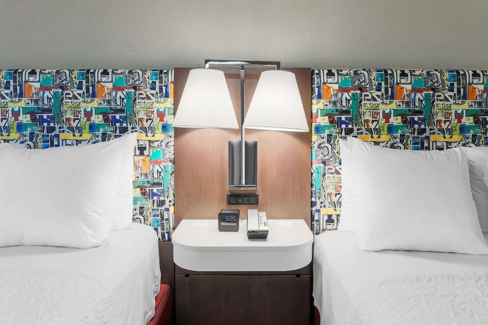 Hampton Inn & Suites Pittsburgh Downtown - photo 15