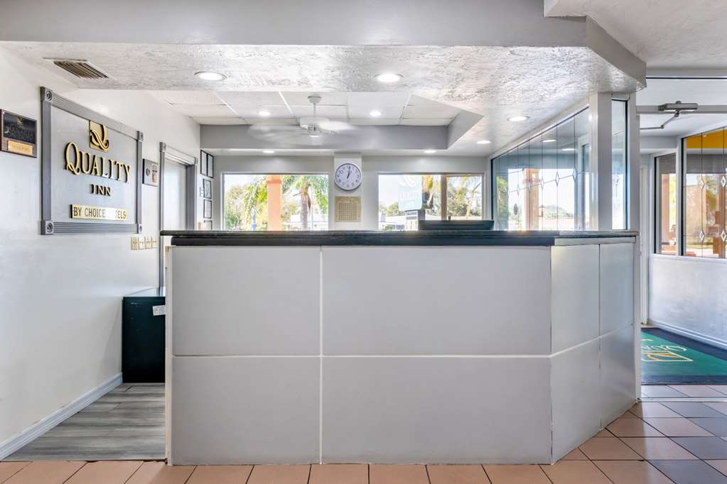 Quality Inn Sarasota North Near Lido Key Beach - photo 3