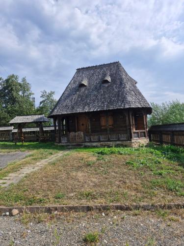 Emma's Lake Houses — hotel in Barsana