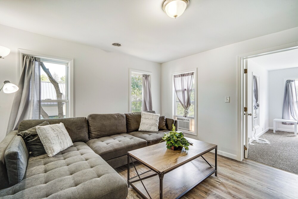 Cozy Glens Falls Getaway 1 Mi To Downtown — Glens Falls