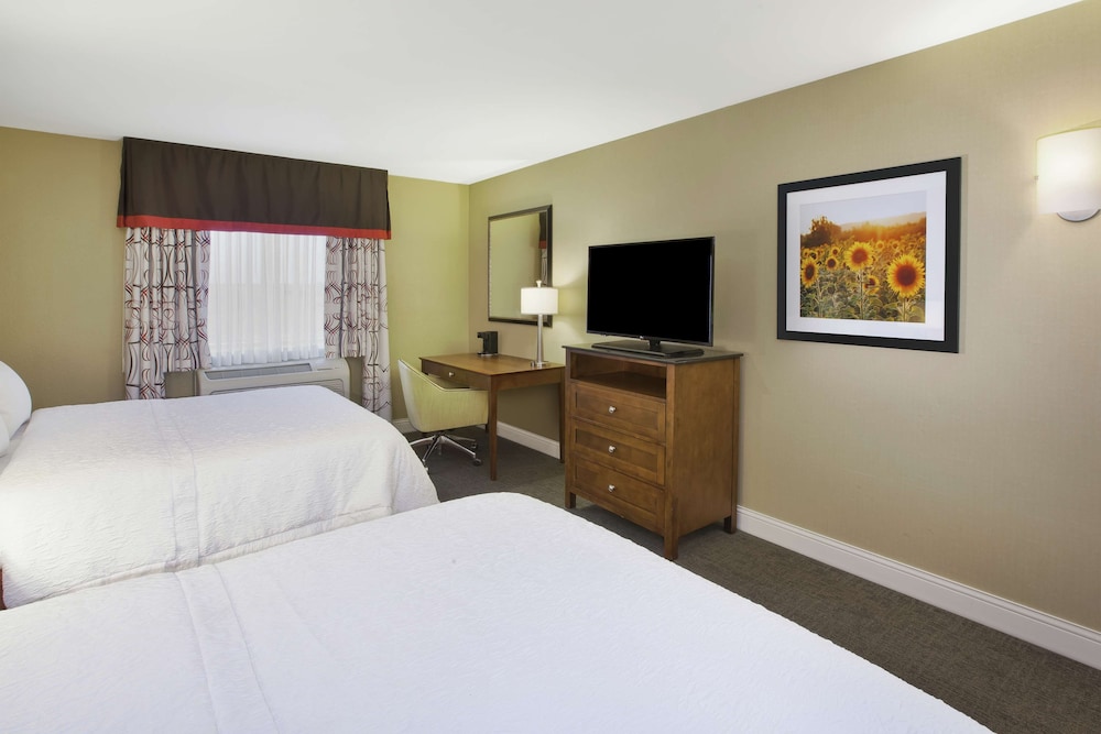 Hampton Inn & Suites Wichita Northeast - photo 7
