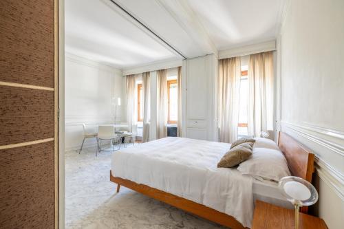 White Suite in Rome — 4-Star Luxury Hotel in Rome, Italy