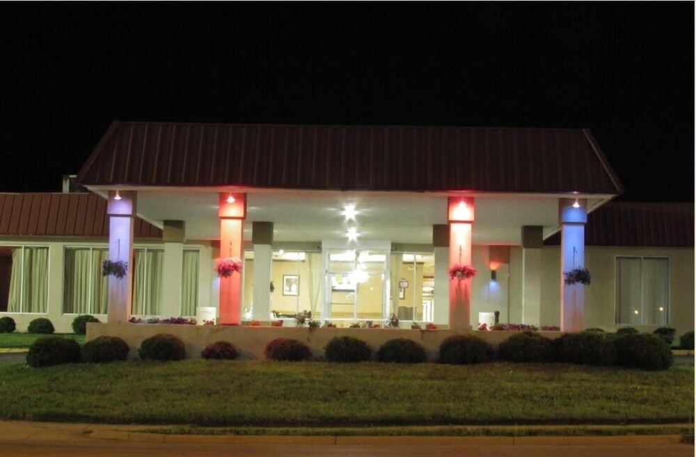 USA Inn and Suites Springfield Ohio - photo 22