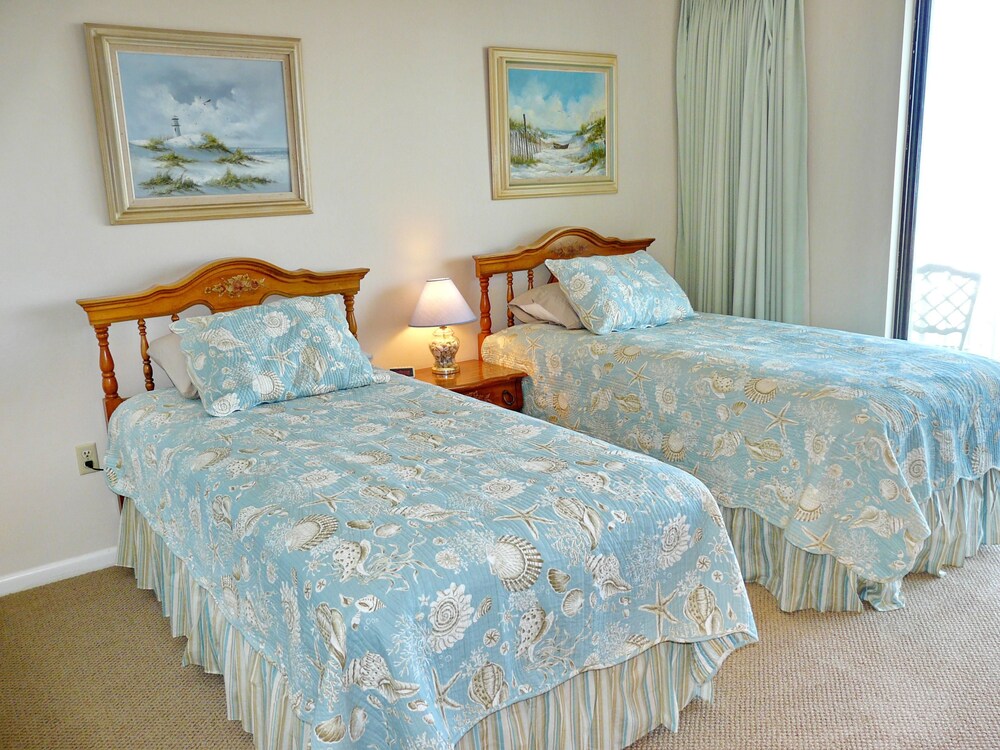 South Seas Tower 4 1510 - photo 5