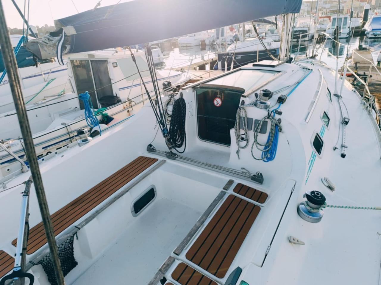 Barco a Vela Em Peniche West Sailing in Peniche, Portugal