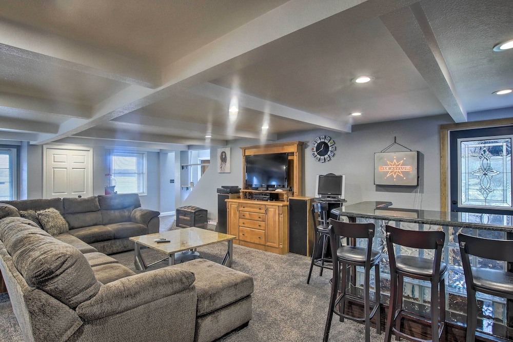 Spacious Sheboygan Home with Grill and Fire Pit — Sheboygan — photo 3