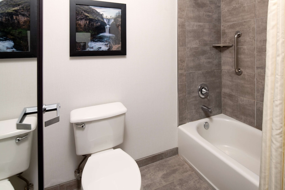 DoubleTree by Hilton Olympia Downtown Capitol District - photo 23