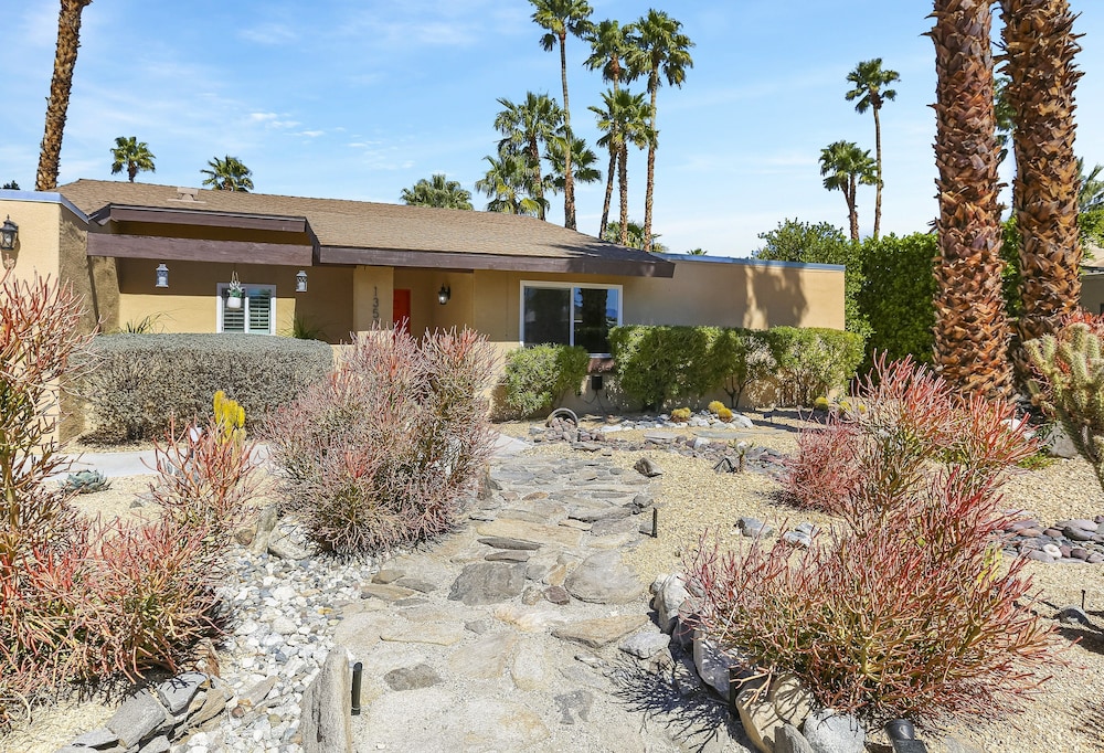 Tranquil Padua Pad - last minute hotel in Palm Springs
