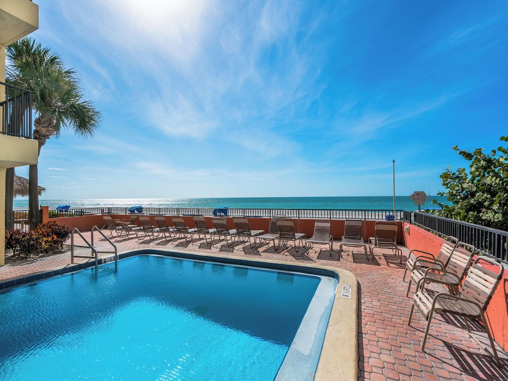 Las Brisas by Vtrips in Madeira Beach, United States