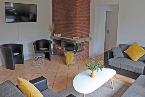 Ferienhaus Heimathafen direkt am Strand mit eingez Garten - last minute hotel in Unknown City