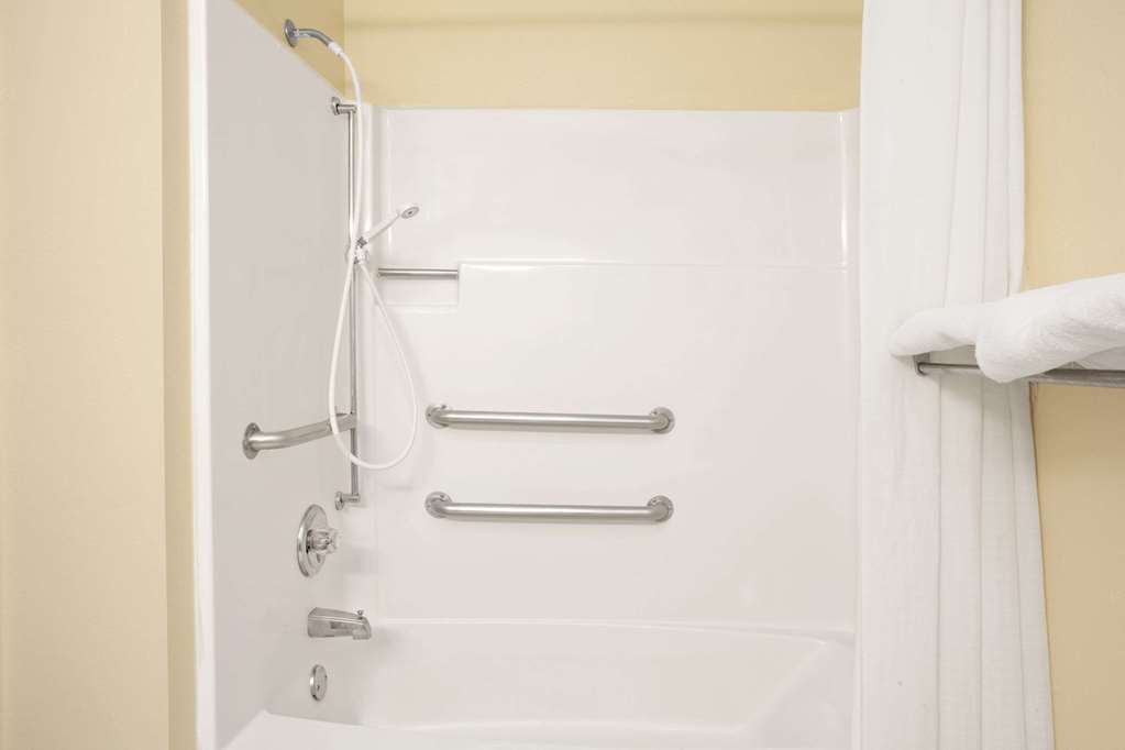 Super 8 by Wyndham Evansville East - photo 13