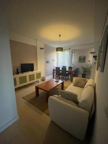Daloba House — 4-Star Luxury Hotel in Almada, Portugal