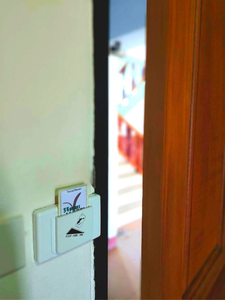 Vjp Hotel — hotel in Warin Chamrap