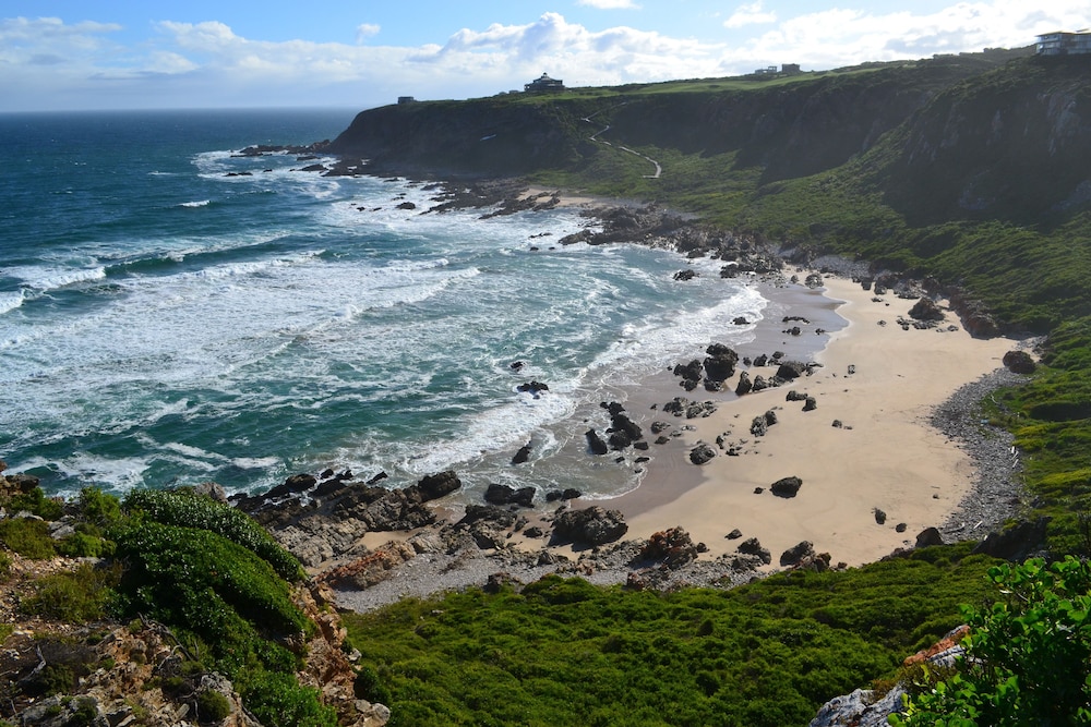 Pinnacle Point Golf Safari SA — 4-Star Luxury Hotel in Mossel Bay, South Africa