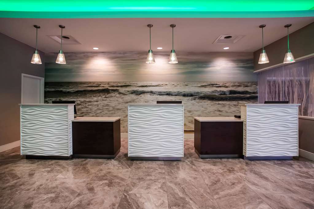 La Quinta Inn & Suites by Wyndham Virginia Beach - photo 4