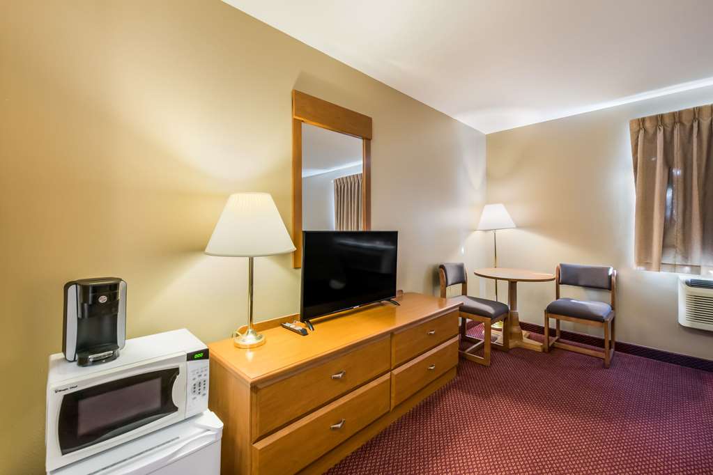 Econo Lodge Rice Lake - photo 11
